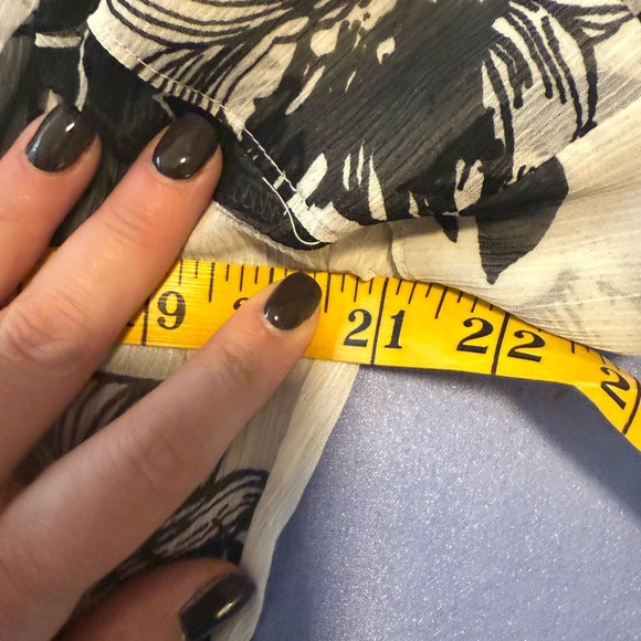 New York & Company Black and White Floral Swim Coverup - Picture 5 of 6